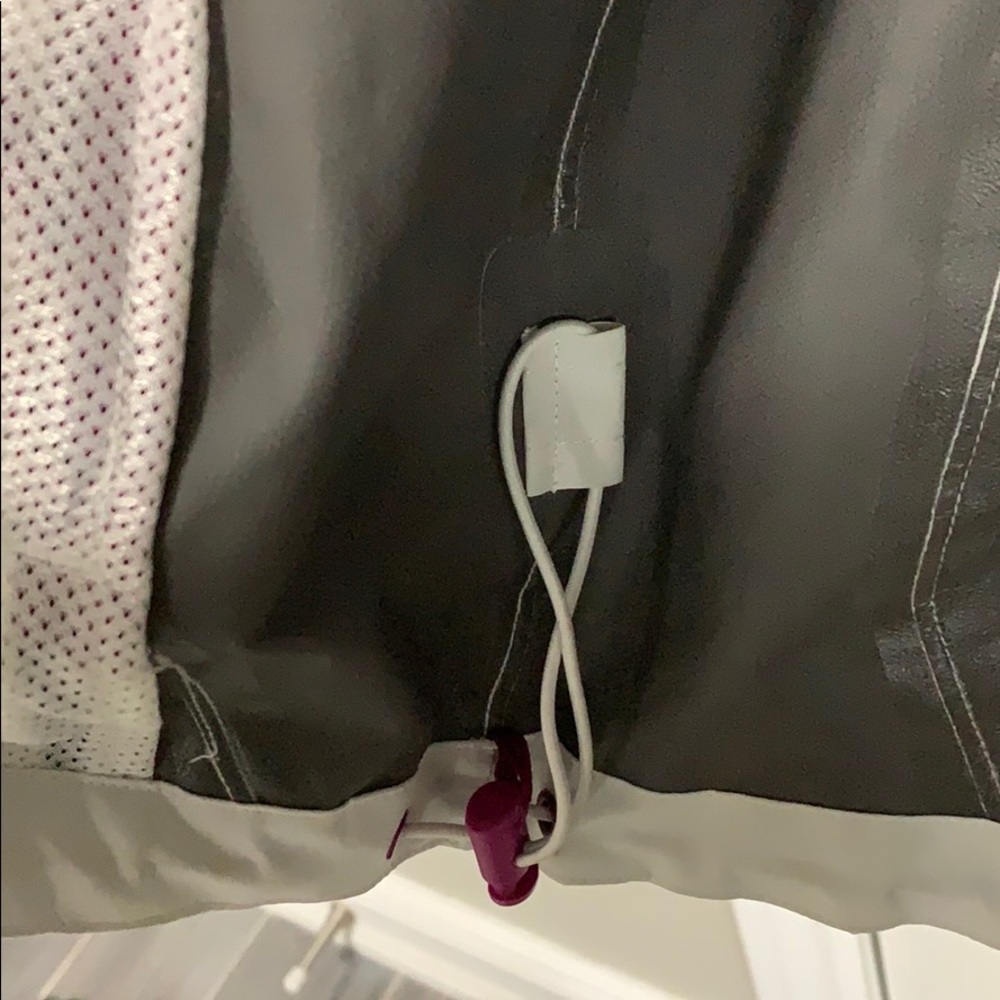 Under Armour Waterproof Rain Coat - Picture 7 of 7